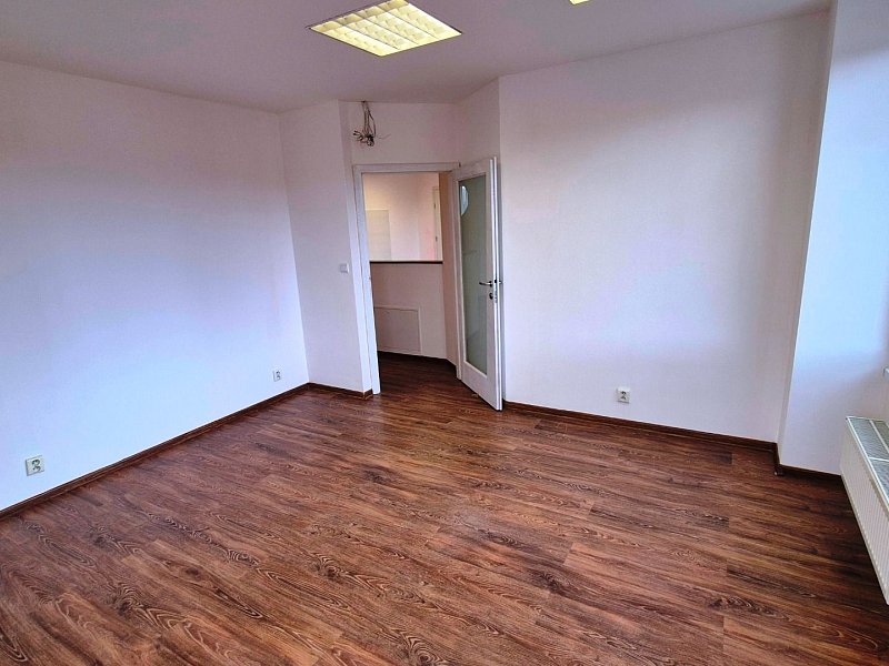 NA PREDAJ NEBYTOVÝ PRIESTOR, 78m2, CENTRUM;