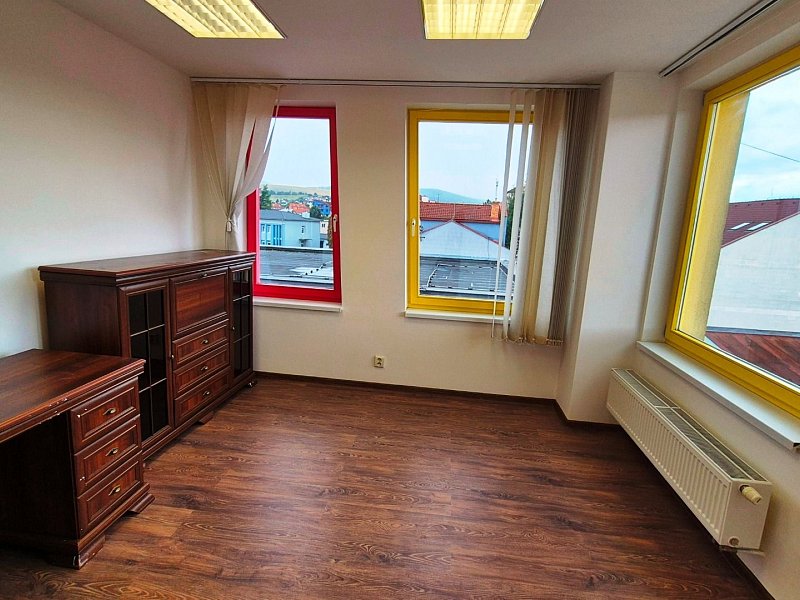 NA PREDAJ NEBYTOVÝ PRIESTOR, 78m2, CENTRUM;