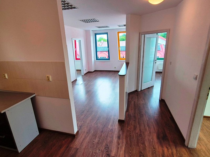 NA PREDAJ NEBYTOVÝ PRIESTOR, 78m2, CENTRUM;