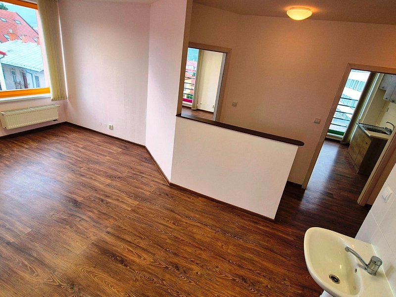 NA PREDAJ NEBYTOVÝ PRIESTOR, 78m2, CENTRUM;