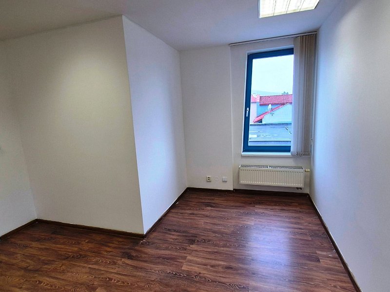 NA PREDAJ NEBYTOVÝ PRIESTOR, 78m2, CENTRUM;
