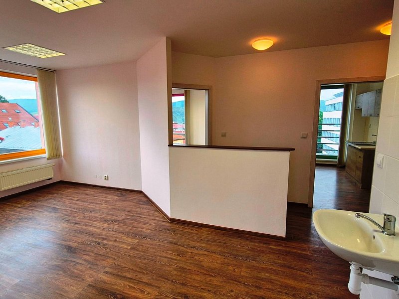 NA PREDAJ NEBYTOVÝ PRIESTOR, 78m2, CENTRUM;