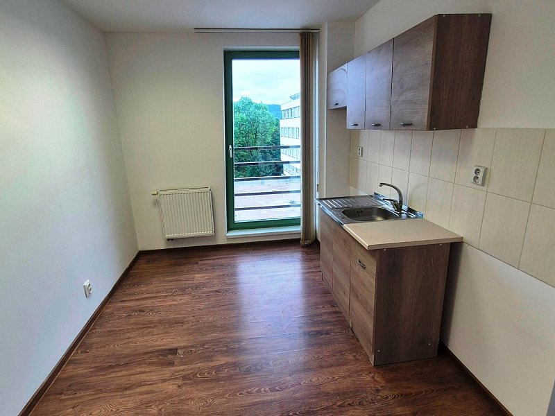 NA PREDAJ NEBYTOVÝ PRIESTOR, 78m2, CENTRUM;
