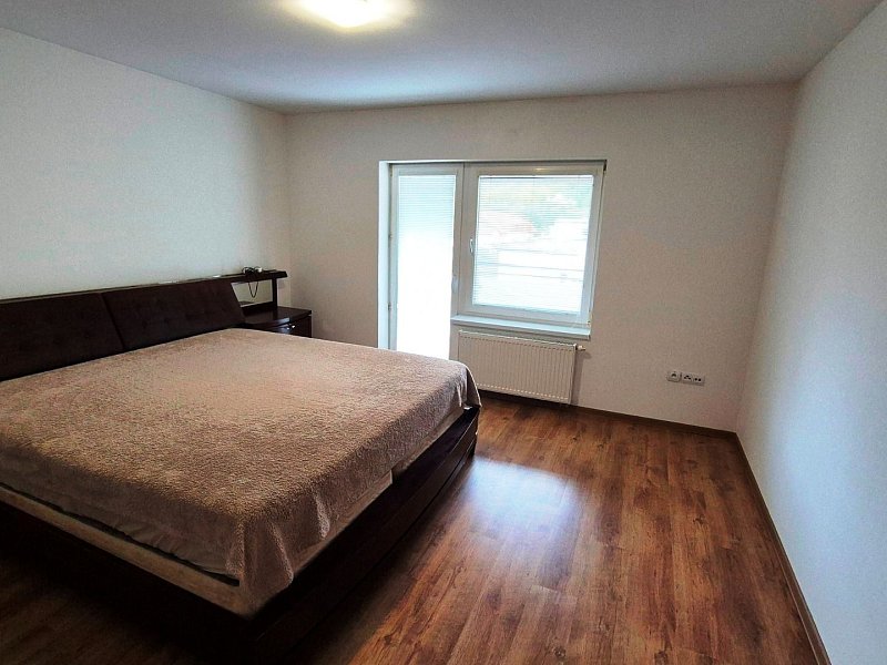 NA PRENÁJOM PRIESTRANNÝ 3 IZBOVÝ BYT, 121m2, ul. LEVOČSKÁ