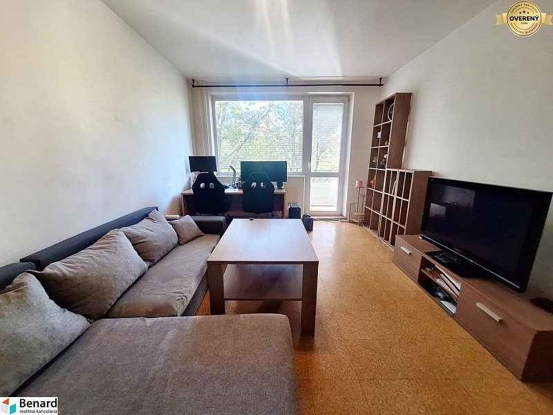 NA PRENÁJOM 2 IZBOVÝ BYT, LODŽIA, PREŠOV, SÍDLISKO III, VL. CLEMENTISA
