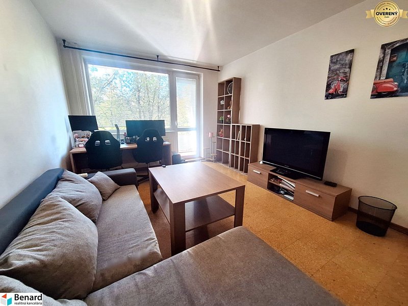 NA PRENÁJOM 2 IZBOVÝ BYT, LODŽIA, PREŠOV, SÍDLISKO III, VL. CLEMENTISA