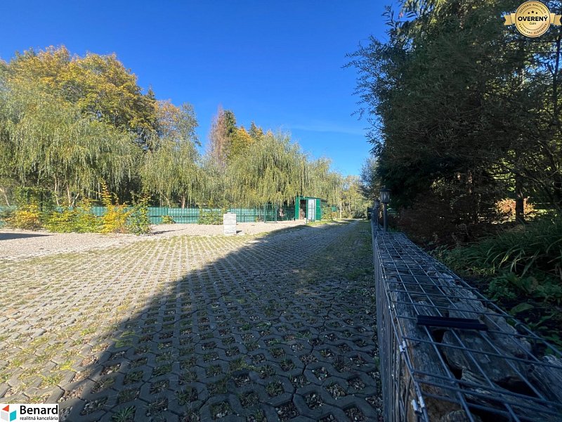 Celoročná chata so saunou a vlastnou elektrárňou, 3 500 m²